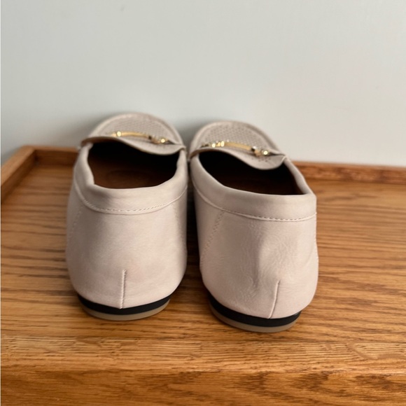 Michael Kors Cream Perforated Loafers for Women - Picture 6 of 7